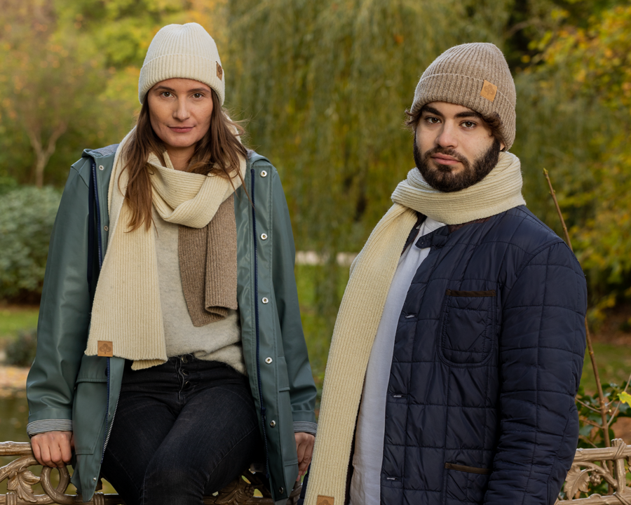 Comment porter une grosse écharpe en laine ? 5 idées simples et stylées