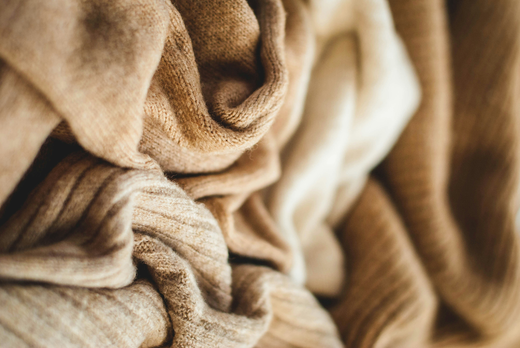 Comment laver son pull en laine sans l’abîmer : guide complet